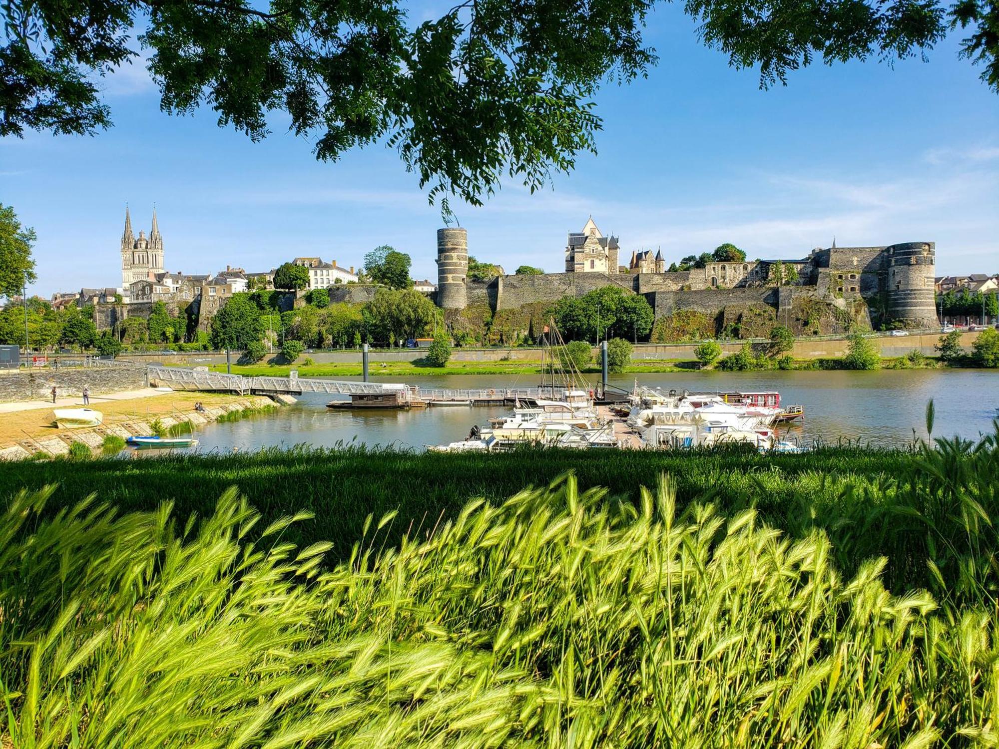 Le Chateau Angers Eksteriør bilde